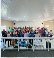 Prefeito Dr. Cristiano Britto, Secretária de saúde Vanessa e a Presidente da Câmara Simone Silva,  realizam entregas de kits aos Agentes comunitários de saúde